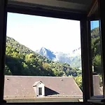 Montagne Dans Maison De Caracteres Esterre