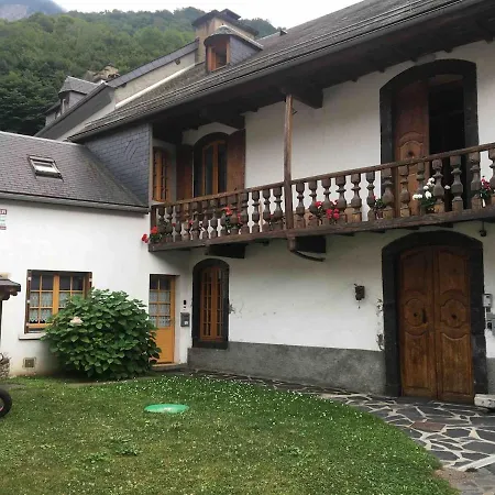 Montagne Dans Maison De Caracteres * Esterre